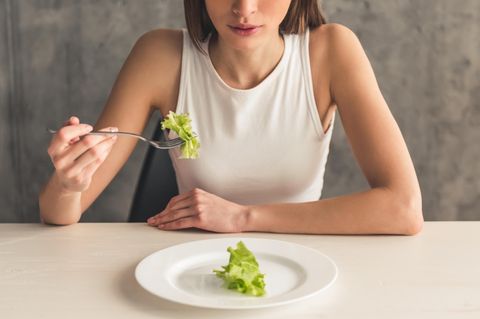 Bei der Orthorexie ernähren sich Betroffene krankhaft gesund
