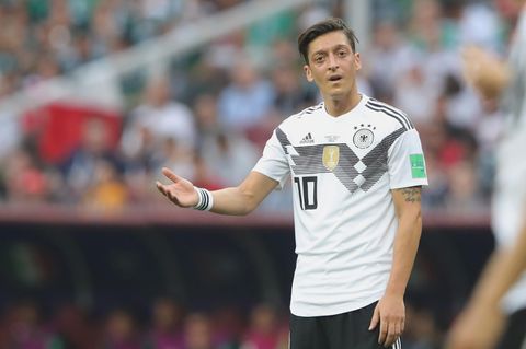 Mesut Özil - Baler und Matthäus dreschen auf den Weltmeister ein