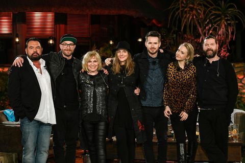 Die Teilnehmer der fünften Staffel "Sing meinen Song": Marian Gold, Mark Forster, Mary Roos, Judith Holofernes, Johannes Strate, Leslie Clio und Rea Garvey (v.l.n.r.)