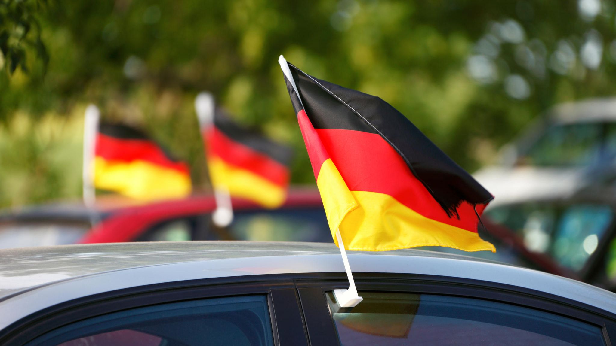Deutschlandflagge: Linksjugend ruft zur Vernichtung von Fahnen auf