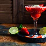 Platz 5: Daiquiri  Eigentlich wird er aus weißem Rum, Zitronensaft und Zuckersirup gemacht. schmeckt aber auch köstlich mit Frucht wie Erdbeere.