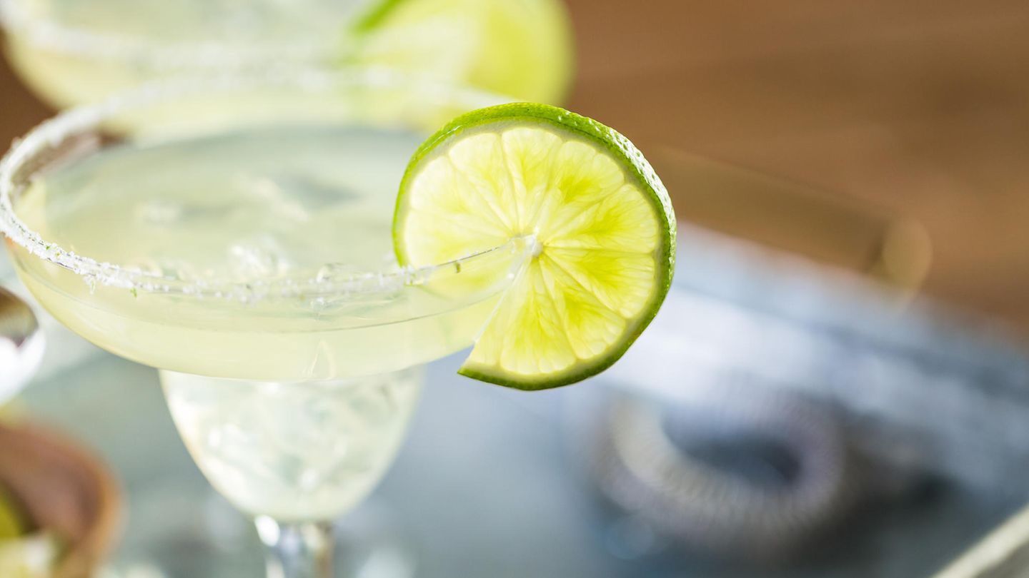 Platz 6: Margarita  Wieder ein Klassiker: Margarita wird aus zwei Teilen Tequila, einem Teil Triple Sec (Orangenlikör) und Limettensaft gemixt.