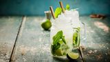 Platz 10: Mojito  Heller kubanischer Rum, Limettensaft, Minze, Rohrzucker und Sodawasser. Der Mojito zählt zu den bekanntesten Cocktails – und wird genauso häufig konsumiert.