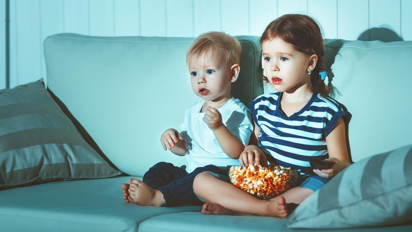 Kinder vor dem Fernseher