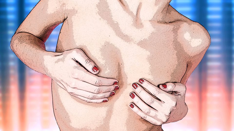 Frau hält ihre Hände vor ihre Brüste