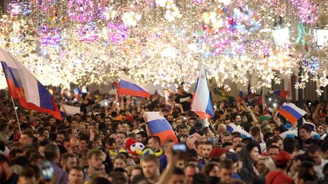 Russland: Fans feiern in Moskau den Sieg der russischen Mannschaft gegen Ägypten