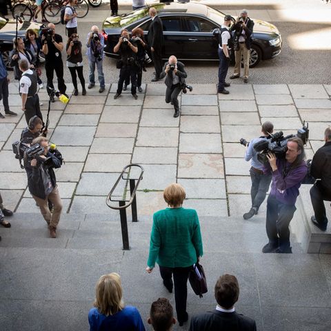 Regieren am Rande des Abgrunds: Bundeskanzlerin Angela Merkel