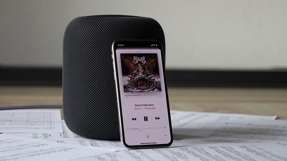 Konkurrenz für Echo und Sonos: Apples Homepod im Test: Der Siri-Lautsprecher klingt großartig - aber reicht das?