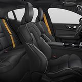 Auch im Fond sollte genug Platz sein