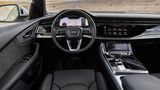 Das Cockpit des Audi Q8 55 TFSI Quattro