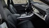 Die vorderen Sitze im Audi Q8 55 TFSI Quattro
