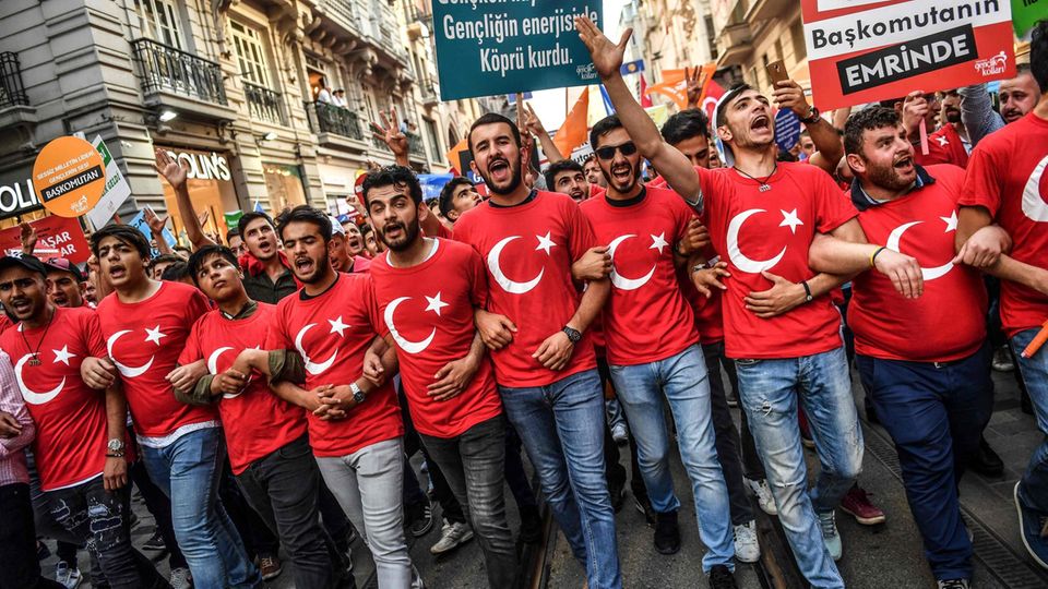 Erdogan-Anhänger in Istanbul, Türkei