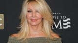 Nicht nur in der Liebe hatte Heather Locklear zuletzt Pech, auch die Rollenangebote blieben aus. Locklear hatte immer wieder kleinere Auftritte in Serien, doch richtige Erfolge konnte sie seit Jahren nicht mehr feiern. Seit vergangenem Jahr ist sie mit dem früheren Motocross-Fahrer Chris Heisser liiert - doch der zeigte sie im Februar wegen häuslicher Gewalt an.
