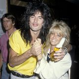 1986 heiratete Heather Locklear den Schlagzeuger Tommy Lee. Die Ehe wurde 1993 geschieden. Zwei Jahre später ehelichte Lee Schauspielerin Pamela Anderson, mit der er zwei Söhne bekam.