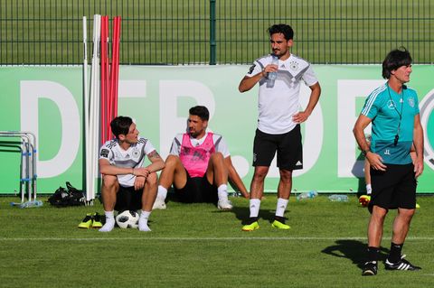 Mesut Özil, Sami Khedira, Ilkay Gündogan beim Training