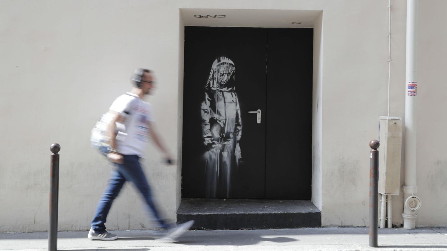 Banksy In Paris Neue Wandbilder Am Bataclan Losen Hype Aus Stern De