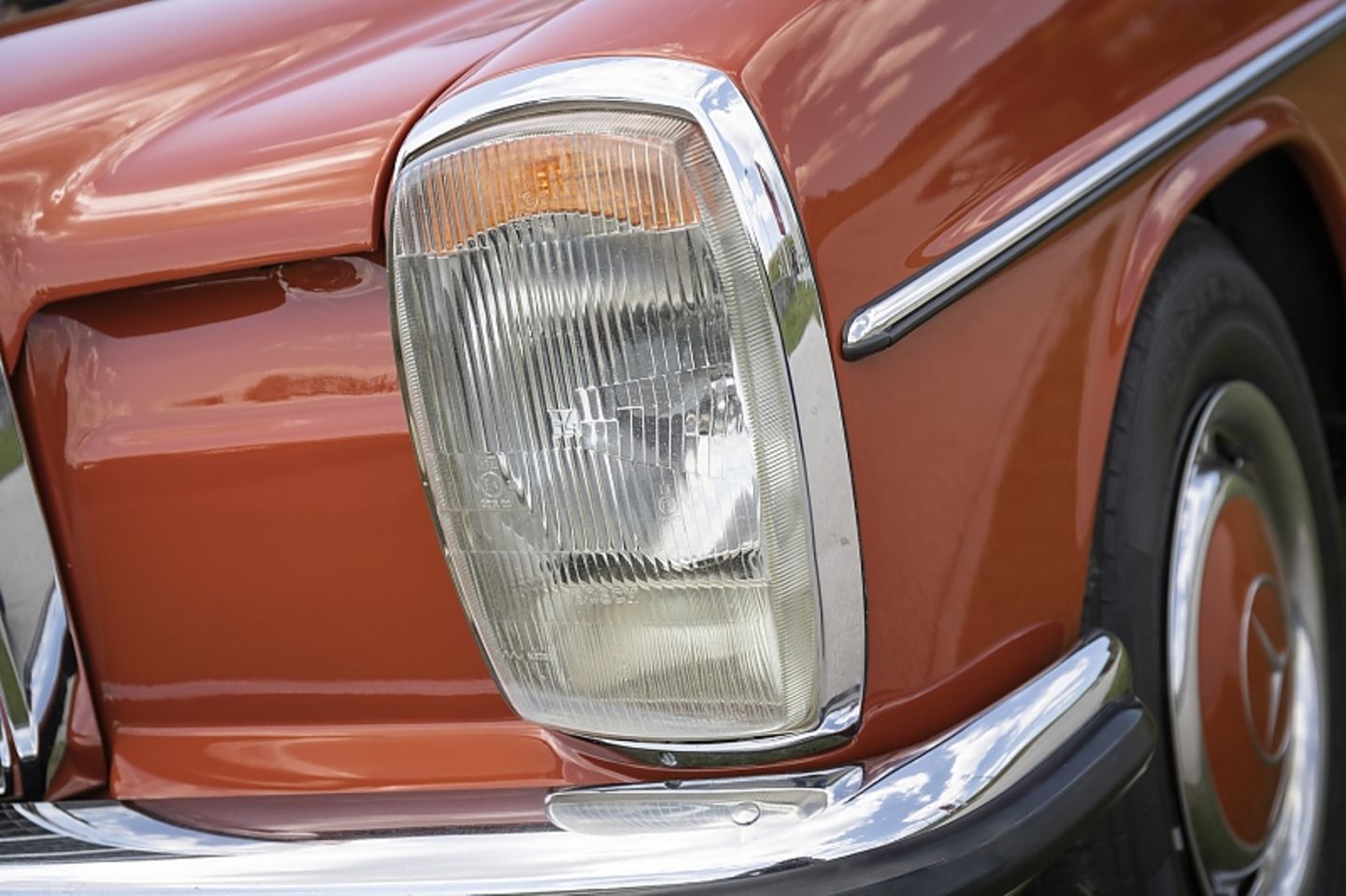 Der Mercedes La Pickup gehört zur legendären W115-Baureihe, dem Strich-Achter