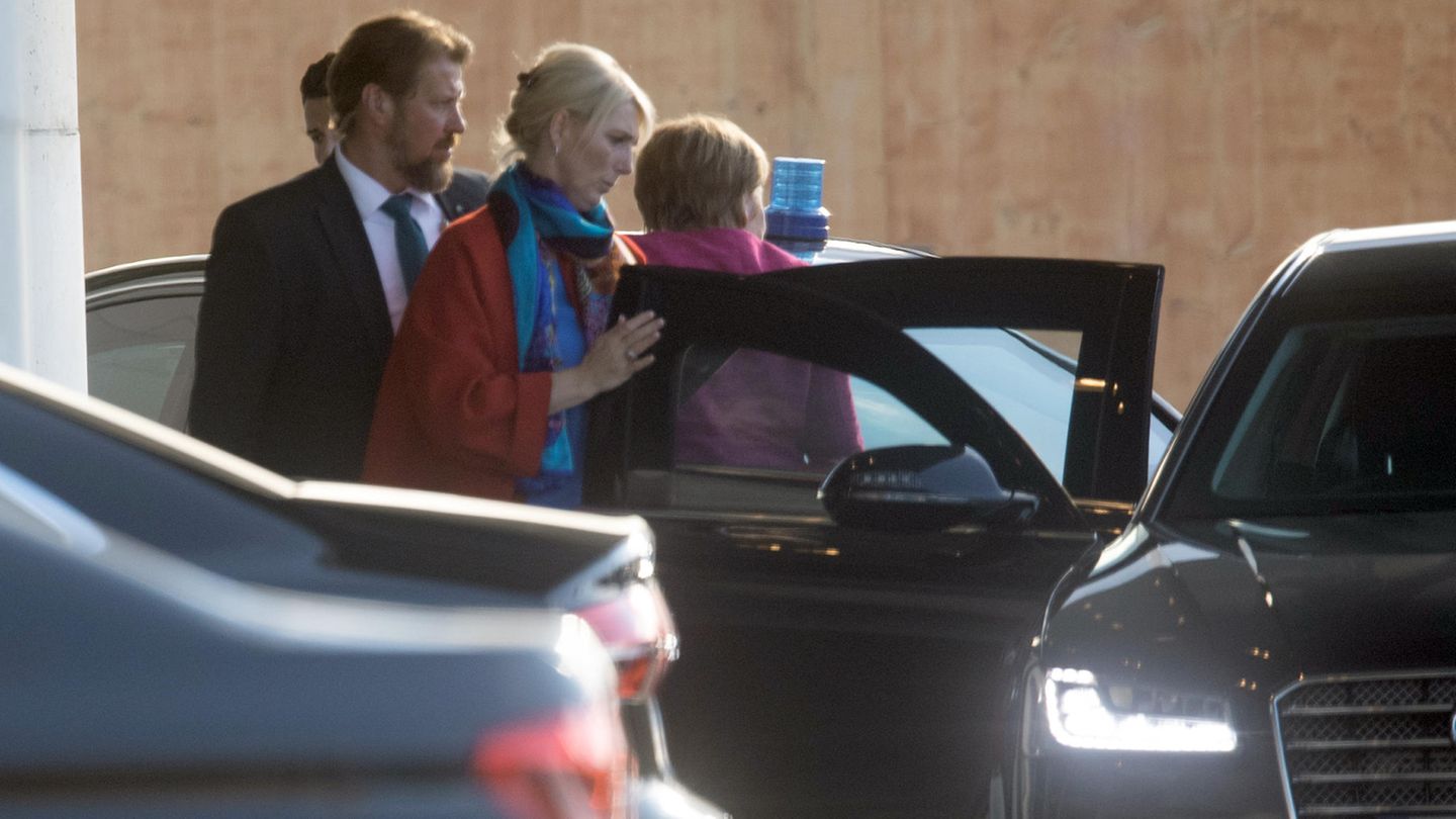 Angela Merkel erreicht das Bundeskanzleramt zum Koalitionsausschuss