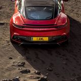 Hinten ist der Aston Martin DBS Superleggera 1,97 Meter breit