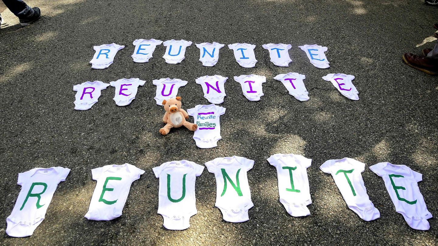Protestaktion gegen die Trennung von Flüchtlingsfamilien in Los Angeles