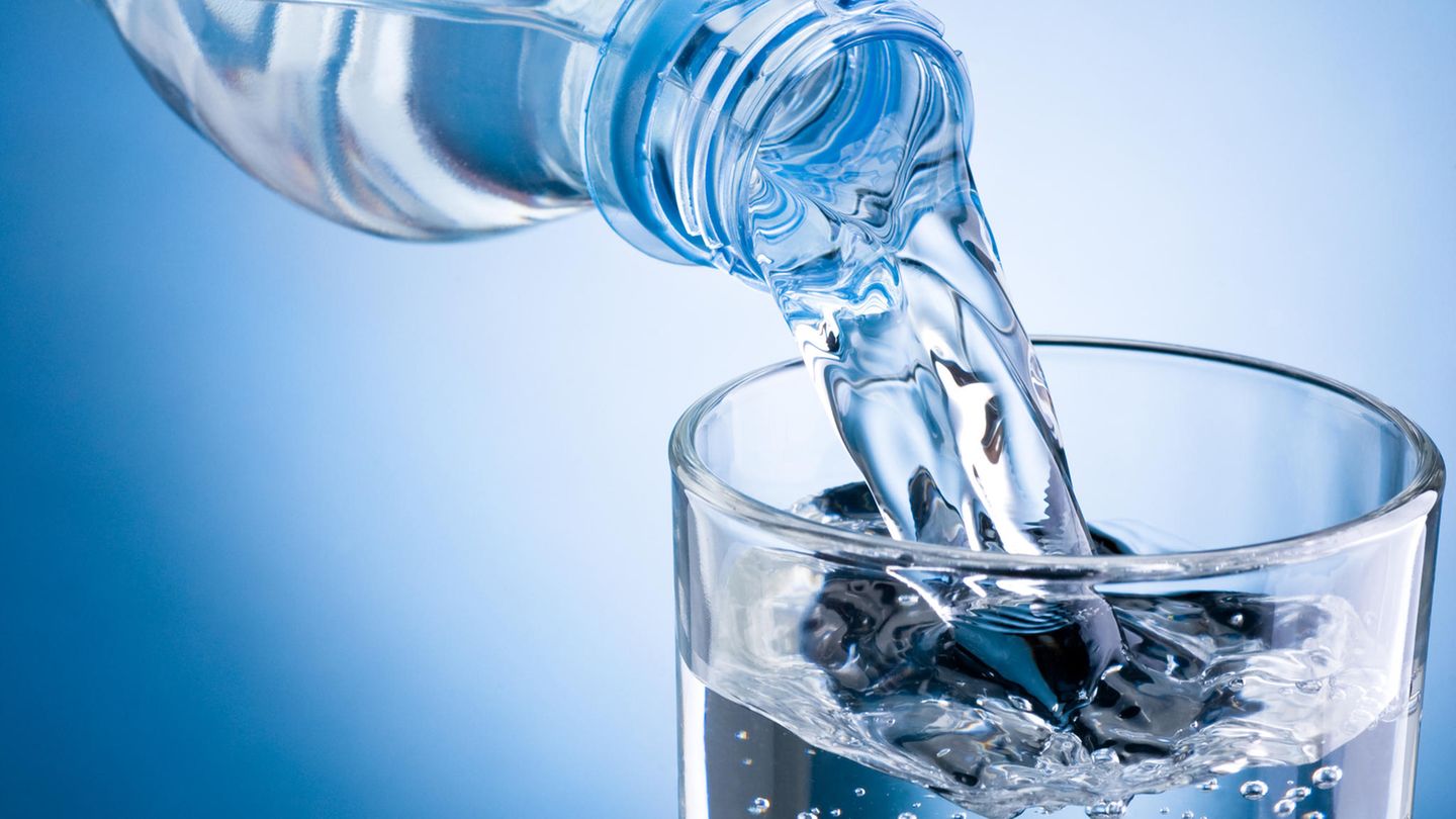 Stiftung Warentest 30 Mineralwasser Im Test Eins Ist Gefahrlich Stern De