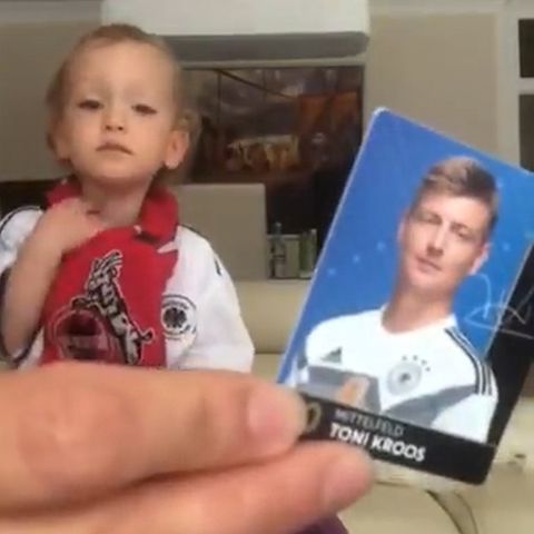 Viraler Hit: Diese Zweijährige kennt den gesamten DFB-Kader auswendig
