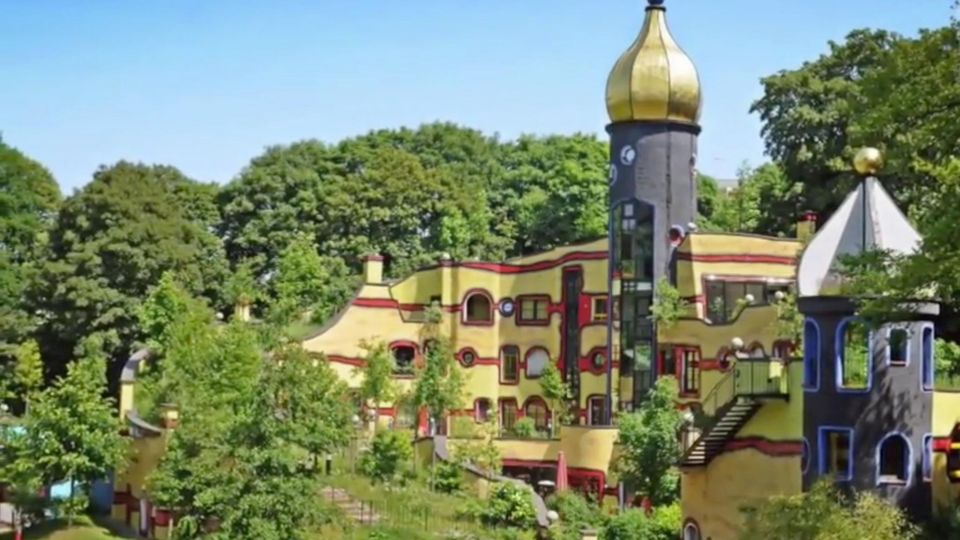 "Hundertwasser"-Haus in Essen: Hinter dieser bunten Fassade stecken traurige Geschichten "Hundertwasser"-Haus in Essen: Hinter dieser bunten Fassade stecken traurige Geschichten