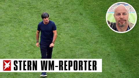 Bundestrainer Joachim Löw steht nach dem WM-Aus Deutschlands im Zentrum der Kritik