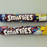 Verbraucher-Abstimmung: 4. Platz (9% der Stimmen): Smarties von Nestlé Die sogenannte "Riesenrolle" wird immer zwergiger. Vor gut vier Jahren steckten noch 170 Gramm Smarties drin, dann 150 und jetzt nur noch 130 Gramm. Da der Preis laut Verbraucherzentrale im Handel unverändert blieb, sind die Smarties aufs Gramm gerechnet 2018 um gut 15 Prozent teurer geworden, gegenüber 2014 sogar um mehr als 30 Prozent. Nestlé begründet die neue Füllmenge mit einer Vereinheitlichung des in mehreren Ländern verkauften Produkts. Auf den Ladenverkaufspreis habe man keinen Einfluss.