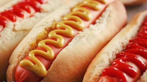 75 Wurstchen In Zehn Minuten Hotdog Wettesser Bricht Eigenen Rekord Stern De