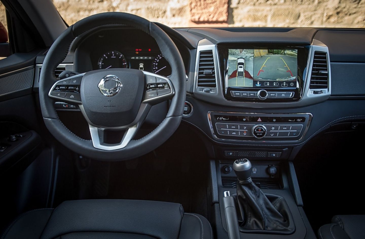 Das Cockpit des SsangYong Musso e-XDi 220
