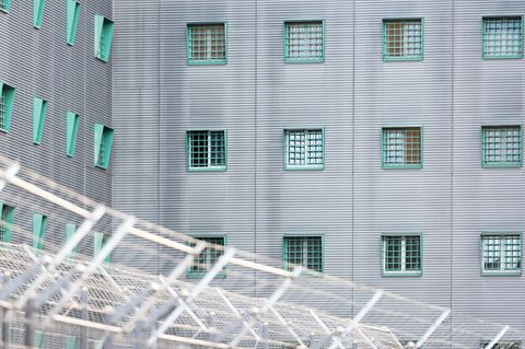 Das Flughafengefängnis in Kloten im Kanton Zürich.  Auch hier landen Asylsuchende, die Abgeschoben werden sollen
