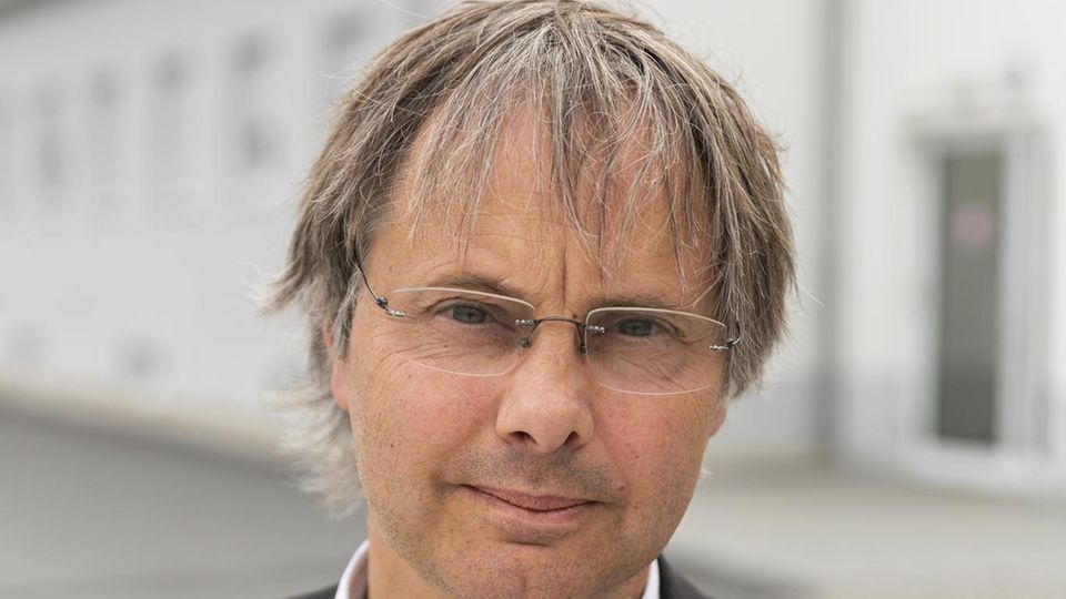 Bayern: Gottfried Rösch, 51, seit elf Jahren evangelischer Pfarrer in Deggendorf Gottfried Rösch, 51, seit elf Jahren evangelischer Pfarrer in Deggendorf