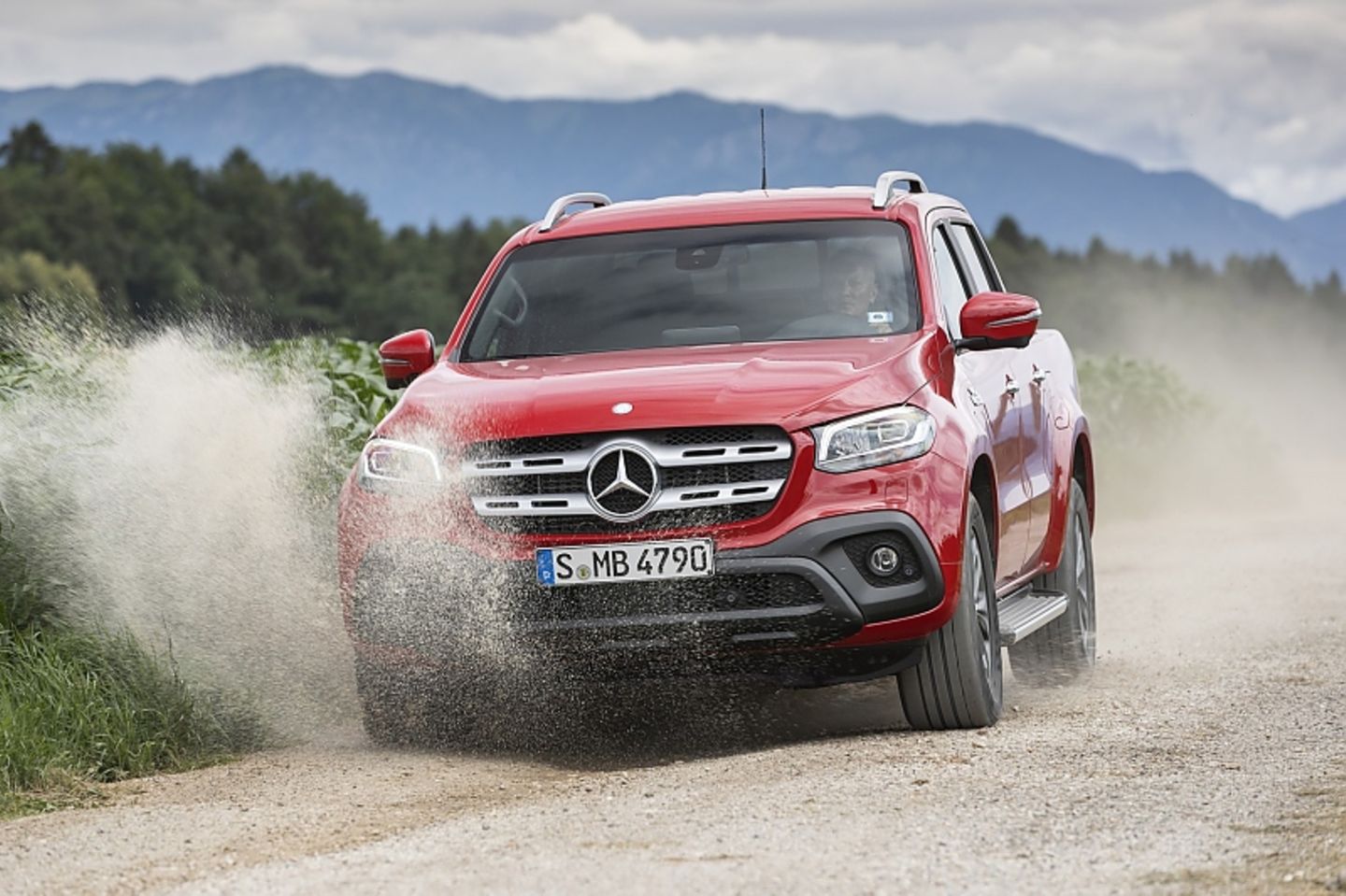 Der Mercedes X 350 d 4 Matic hat einen permanenten Allradantrieb