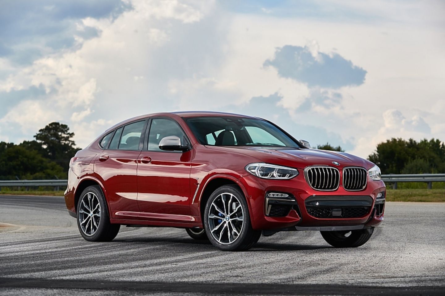 BMW X4 M40d xDrive - 250 km/h schnell