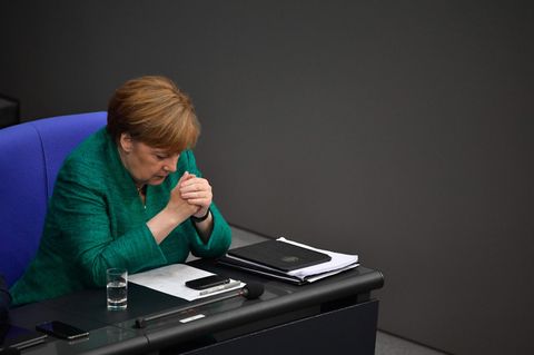 Unter Druck: Bundeskanzlerin Angela Merkel