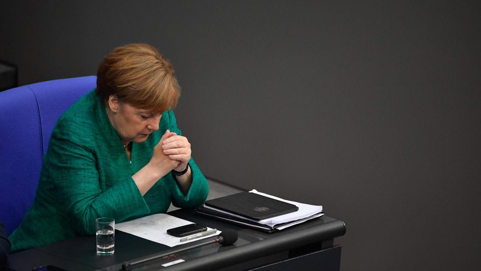 Unter Druck: Bundeskanzlerin Angela Merkel