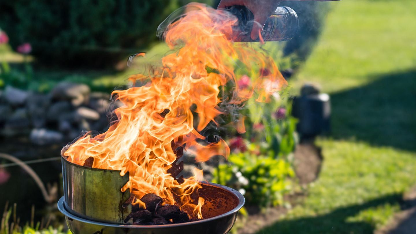 Grillen mit Holzkohle