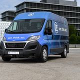 Das Paketfahrzeug fährt im Level vier autonom