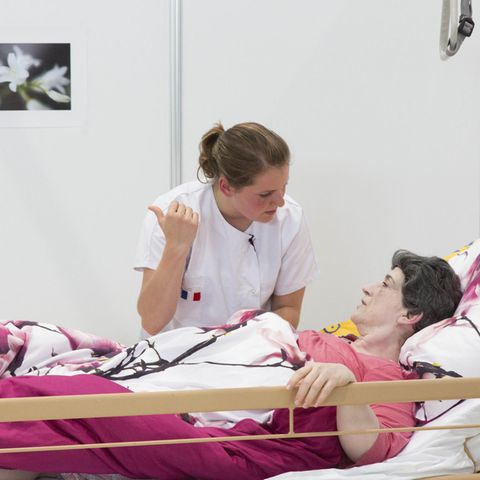 Pflege: Was verdienen Pfleger und Pflegerinnen?