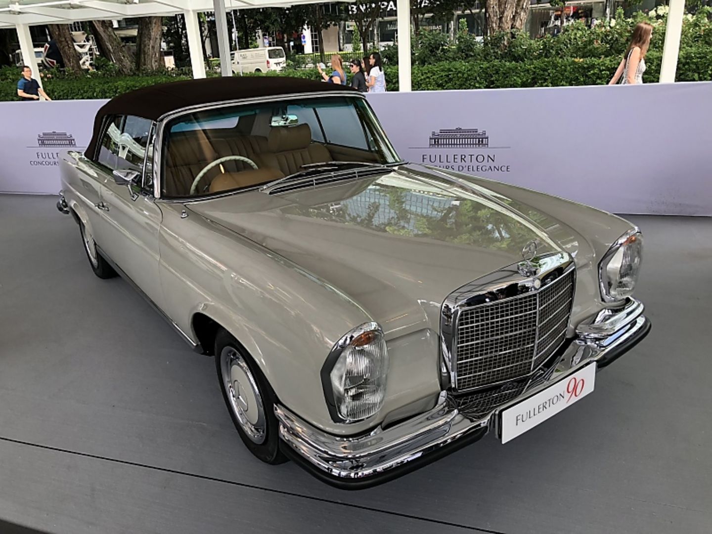 Mercedes 280 SE 3.5 Cabriolet 1. Platz 1