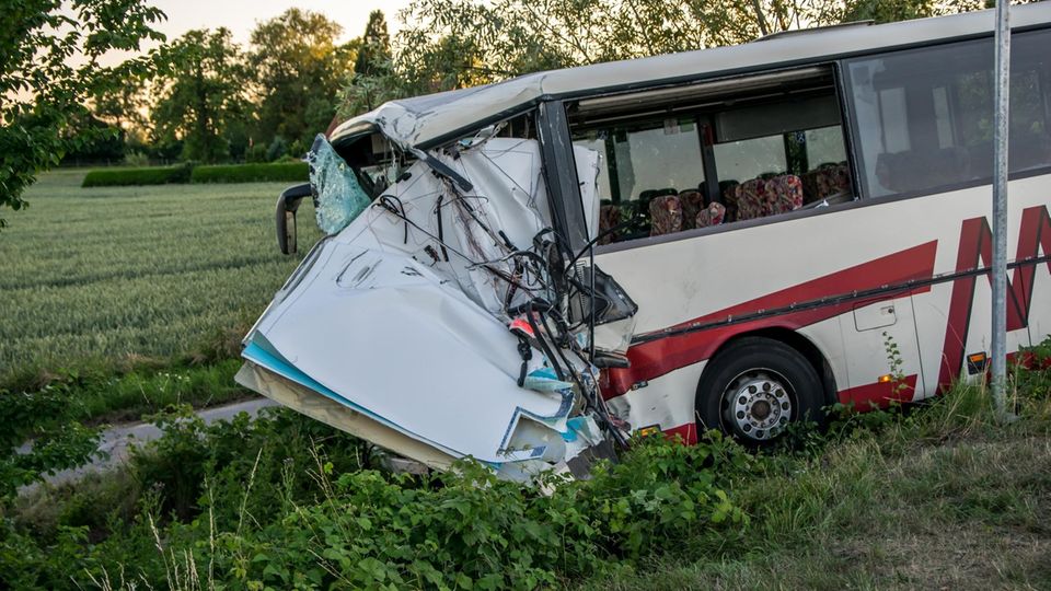 Nachrichten Deutschland Rüting Nachrichten aus Deutschland: Reisebus-Unfall in Rüting