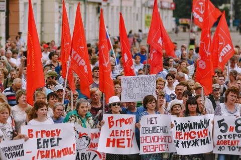 In mehreren Städten Russlands haben Bürger gegen die Erhöhung des Rentenalters demonstriert.