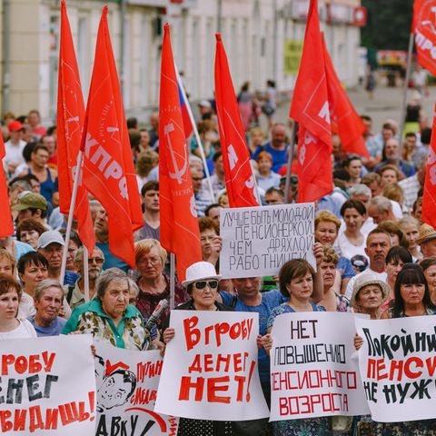 In mehreren Städten Russlands haben Bürger gegen die Erhöhung des Rentenalters demonstriert.