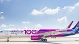 Die kürzliche Auslieferung des 100. Airbus an Wizz Air wurde mit einer unübersehbaren Sonderbemalung gefeiert. Der erst 2003 in Ungarn gegründete Billigflieger betreibt drei Dutzend Basen vor allem in Ost- und Mitteleuropa.