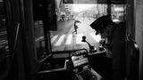 Kategorie Stadt, 1. Platz: Diese Momentaufnahme war für die Jury die beste in der Städte-Kategorie. "Dies ist ein Blick auf die Hauptstraße in Nagasaki von einer alter Straßenbahn an einem regnerischen Tag", sagt der Fotograf.