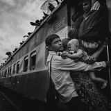 Kategorie Menschen, 3. Platz: Diese Aufnahme entstand am Flughafenbahnhof von Dhaka, der Hauptstadt von Bangladesch. Während der Eid-Feiertage reisen die Wanderarbeiter in völlig überfüllten Zügen zurück zu ihren Familien auf dem Lande.