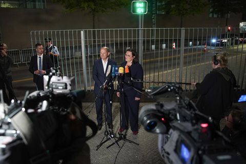 Vizekanzler Olaf Scholz und SPD-Chefin Andrea Nahle