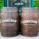 Europe's Leading Distillery Tour 2018   Eine sehr spezielle Kategorie zeichnet Besichtigungs-Touren durch Schnapsbrennereien aus, wie diese 40-minütige Führung durch die historischen Gebäude der Whiskybrennerei Jameson in Dublin.
