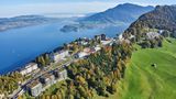 Europe's Leading New Hotel 2018  Vom Start aus landete das erst im Herbst vergangenen Jahres eröffnete Bürgenstock Hotel auf dem Siegertreppchen der Neueröffnungen. Das hoch über dem Vierwaldstätter See in der Zentralschweiz gelegene Hotel hat 102 Zimmer und einen 10.000 Quadratmeter großen Alpine Spa.
